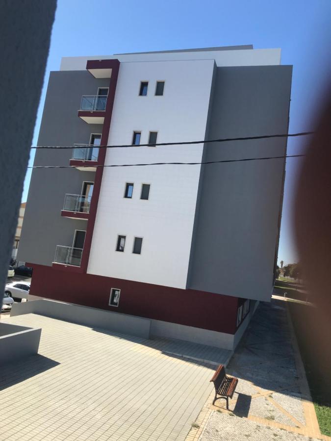Modern Twin Room With A Balcony Монтижу Экстерьер фото