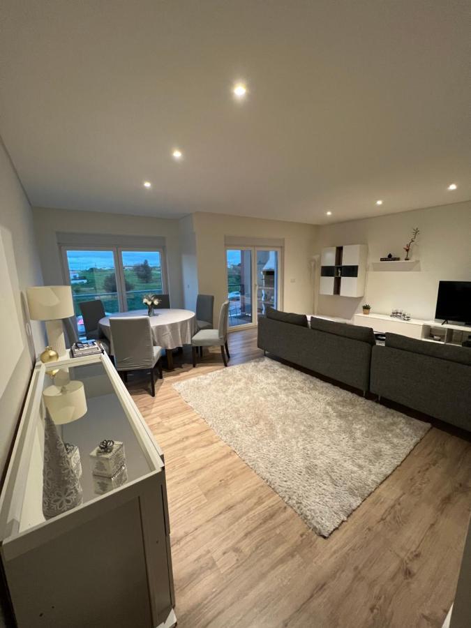 Modern Twin Room With A Balcony Монтижу Экстерьер фото