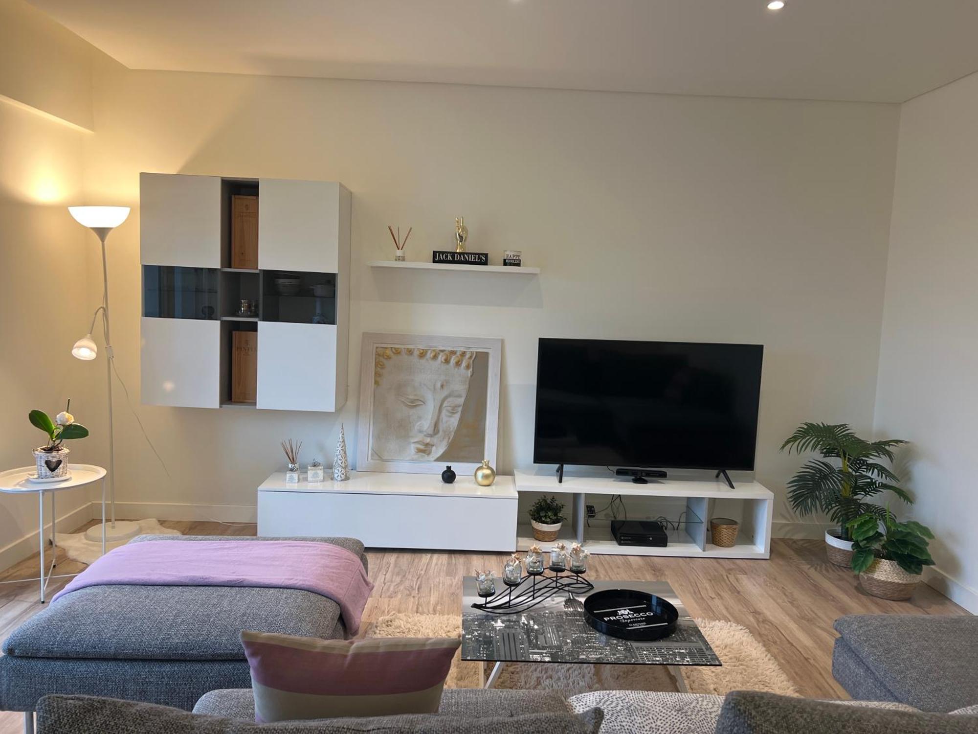 Modern Twin Room With A Balcony Монтижу Экстерьер фото