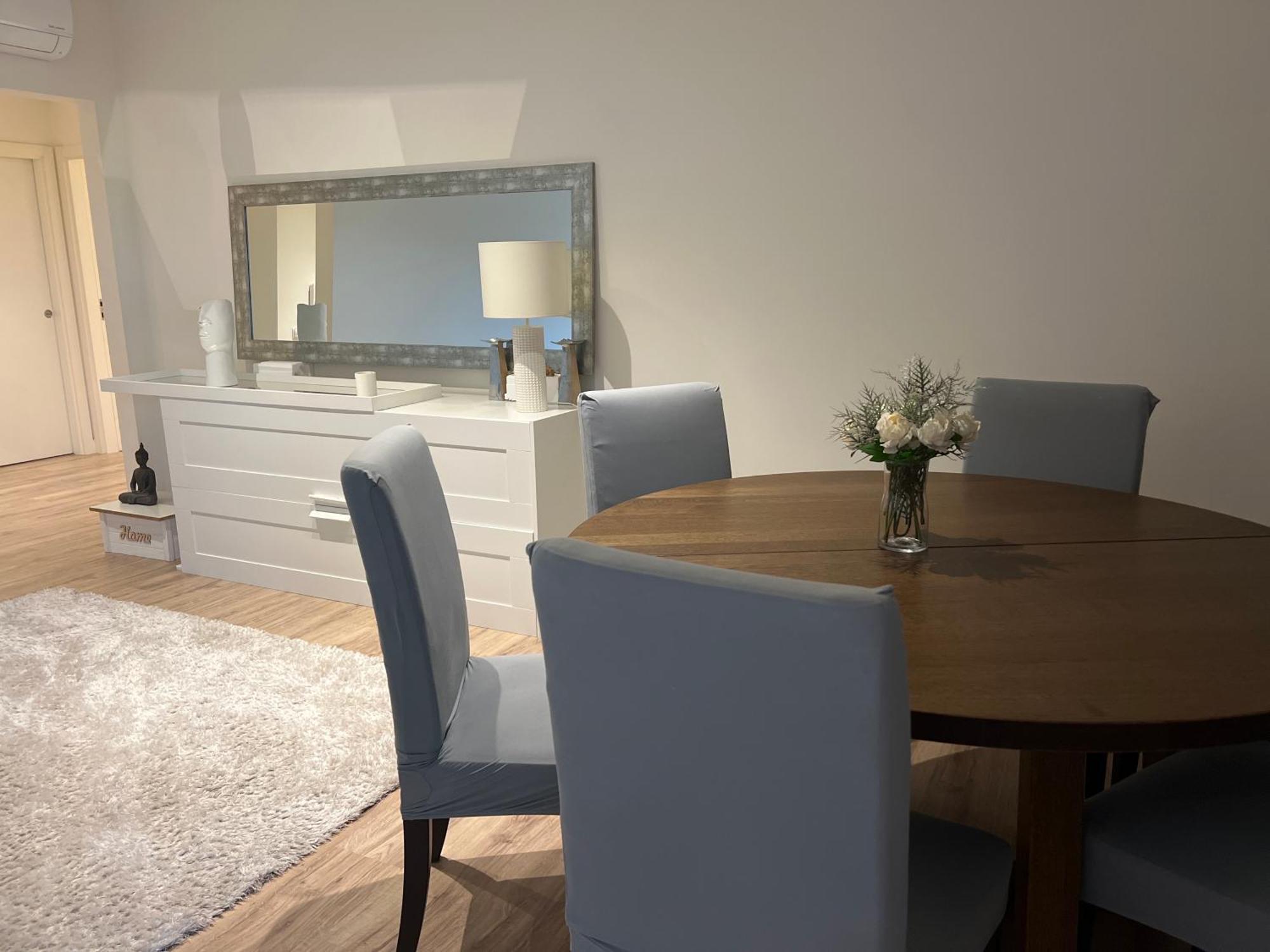 Modern Twin Room With A Balcony Монтижу Экстерьер фото